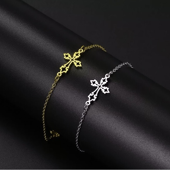 🔵𝟲𝟱%𝗢𝗙𝗙 𝗯𝘂𝗻𝗱𝗹𝗲𝘀 𝟯+🔵 NEW Filigree Cross Stainless Steel Bracelet - Picture 4 of 9